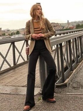 Madewell The Perfect Vintage Flare Jean, 25, Black